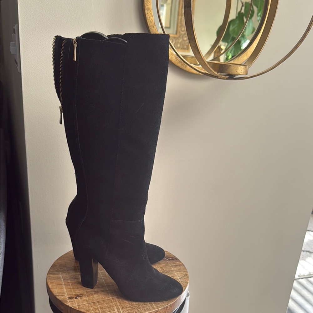 Elegant Black Knee-High Boots